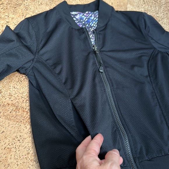 Gorgeous, reversible (EUC ) Zella girl’s athletic jacket. - Picture 4 of 14